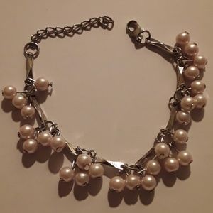 Pearl Bracelet. Silver & Baby Pink.